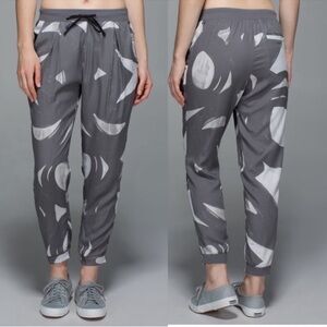 Lululemon City Joggers White Slate Gray Printed Size 4 Women’s Elastic Waist
